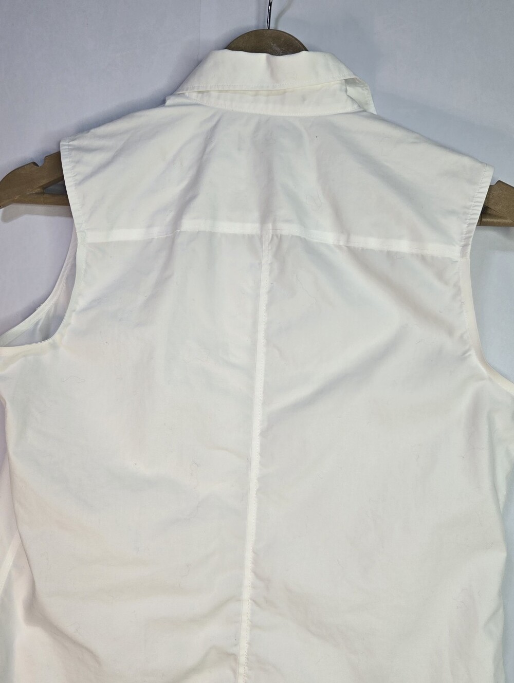 Lands' End Size 4 Women's Sleeveless No-Iron Supima Button-Down Shirt - White - Picture 6 of 9